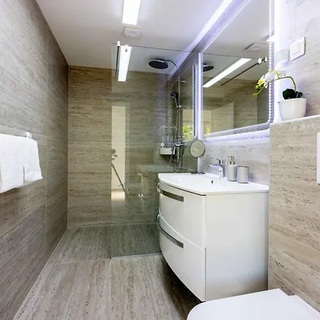 In 42937 Apartment *